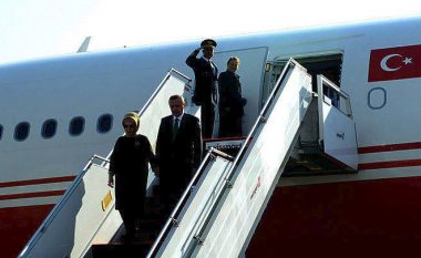 Erdogan mbërrin për një vizitë zyrtare në Greqi