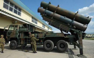 Japonia forcon sistemin raketor për t’u mbrojtur nga Koreja e Veriut