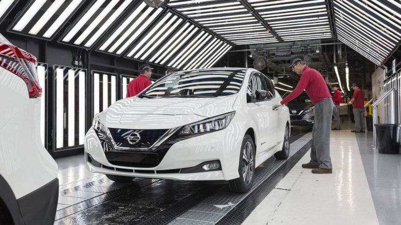Nissan LEAF fillon prodhimin në Evropë (Video)
