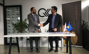 Arrihet memorandum bashkëpunimi në mes të QKK-së dhe GjirafaVideos (Foto)