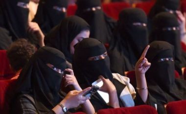 Pas 35 vitesh Arabia Saudite autorizon hapjen e kinemave