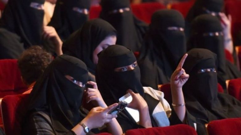 Pas 35 vitesh Arabia Saudite autorizon hapjen e kinemave