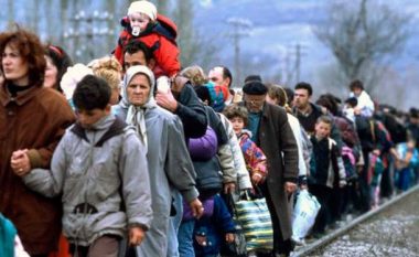 Hapet ekspozita me fotografi të refugjatëve nga Kosova në Kukës