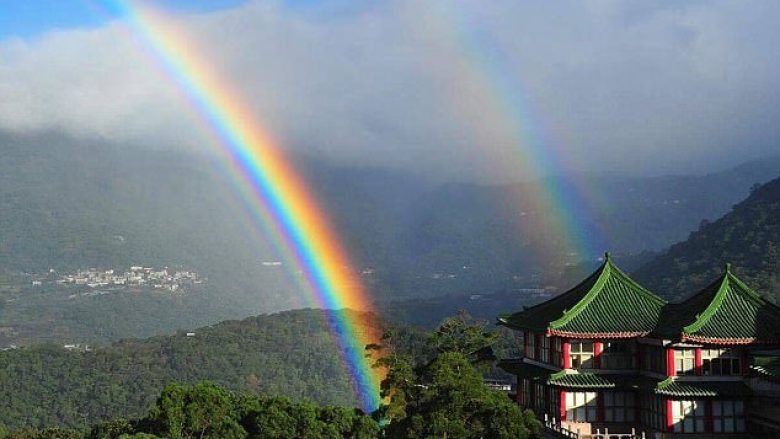 Fenomeni që theu rekord: Ylberi në Taiwan qëndroi rreth nëntë orë (Video)