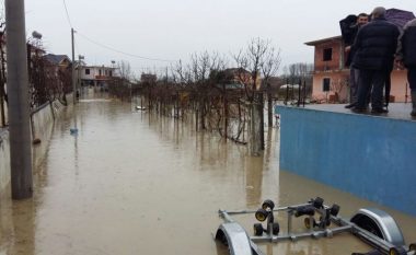 Përmbytjet prefekti i Fierit, jep alarmin: Priten orë më këqija, shkatërrohet autostrada Fushë Krujë-Milot