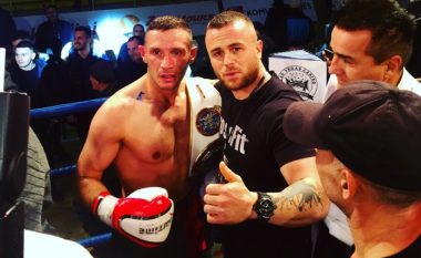 Kik-boksieri Ahmetaj bën krenarë shqiptarët, fiton titullin kampion bote në “Wako Pro” (Foto)  