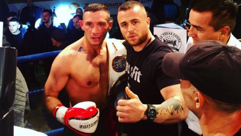 Kik-boksieri Ahmetaj bën krenarë shqiptarët, fiton titullin kampion bote në “Wako Pro” (Foto)  