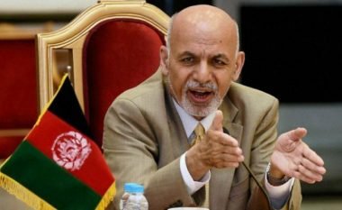 Presidenti afgan u kërkon falje grave për shamitë