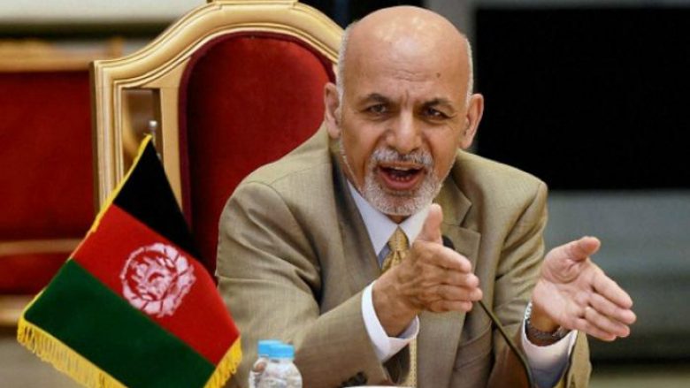 Presidenti afgan u kërkon falje grave për shamitë