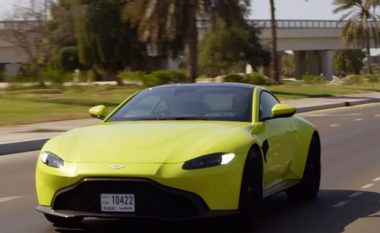 Aston Martin Valkyrie i ri, në aksion me pilotin e famshëm (Video)