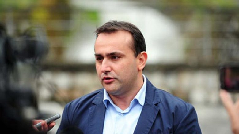 Dejan Boshkovski, ish-drejtor i SHA Elem, i akuzuar nga PSP, do të paguhet edhe për një vit tjetër