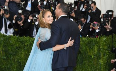 Jennifer Lopez gati për martesën e radhës? (Foto)