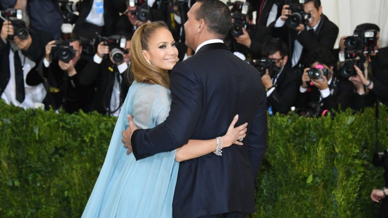 Jennifer Lopez gati për martesën e radhës? (Foto)