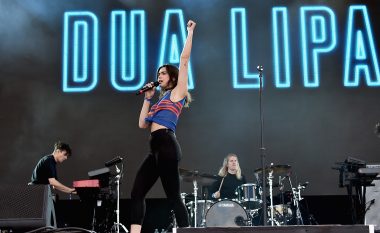 Dua Lipa e përfundon vitin me një poezi kushtuar asaj