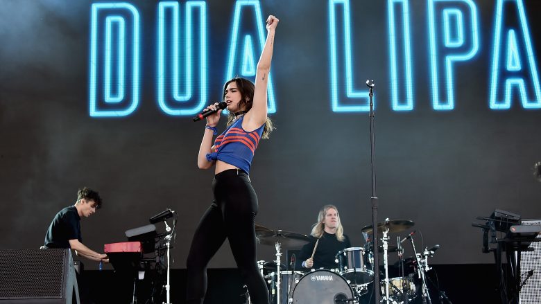 Dua Lipa e përfundon vitin me një poezi kushtuar asaj