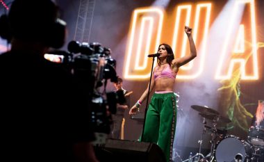 Raport special i ‘The Guardian’: Si arriti Dua Lipa që të shpallet femra e vitit 2017 (Foto)