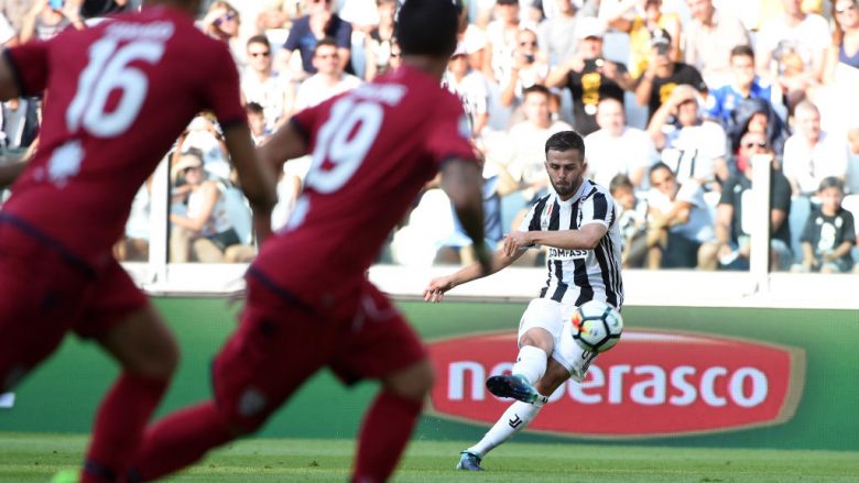 Askush si Miralem Pjanic në 10 vitet e fundit për gjuajtjet e lira (Video)