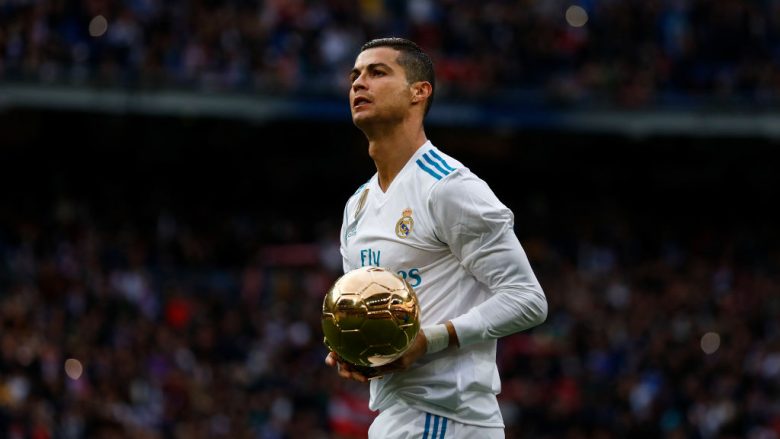 Ronaldo i vë objektiv vetës ‘Topin e Artë’ të gjashtë dhe të bëhet më i paguari në botë