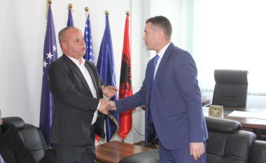 Smajl Latifi merr mandatin e kryetarit të komunës së Rahovecit