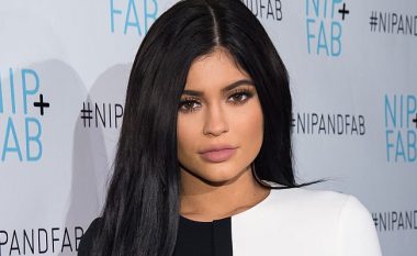 Kylie Jenner publikon fotografi të trupit të saj nga e kaluara (Foto)