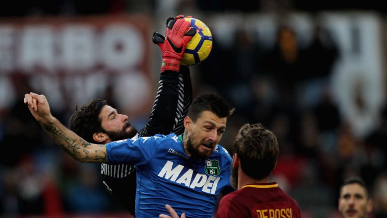 Roma lëshon pikë, barazon në shtëpi me Sassuolon (Video)