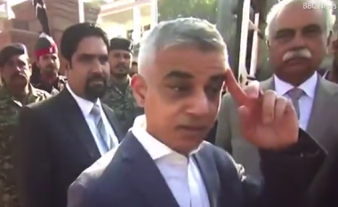Gjatë vizitës në Pakistan, kryebashkiaku i Londrës pyetet se “si ndjehet në shtëpi” – dhe Khan kthen një përgjigje interesante! (Video)