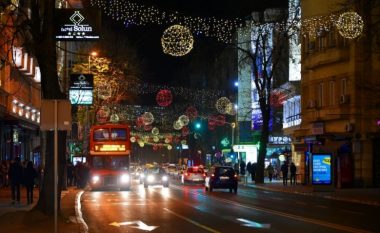 Shkupi prej nesër fillon të zbukurohet për festat e fundvitit