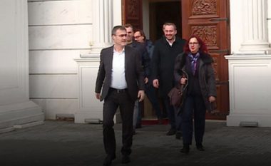 Sot edhe zyrtarisht deponuan dorëheqjet e tyre funksionarët e Aleancës për Shqiptarët