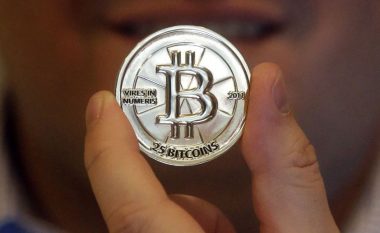 Mashtrimi me “bitcoin”, një grua nga Pakistani rrezikon 30-vjet burg në SHBA