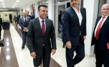 Vizitë e kryeministrave Zaev dhe Rama në Prespë të Vogël dhe Pustec