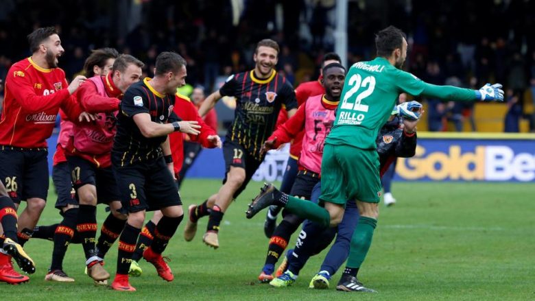 Çfarë drame: Portieri i sjell pikën e parë Beneventos në sekondën e fundit të ndeshjes kundër Milanit (Foto/Video)