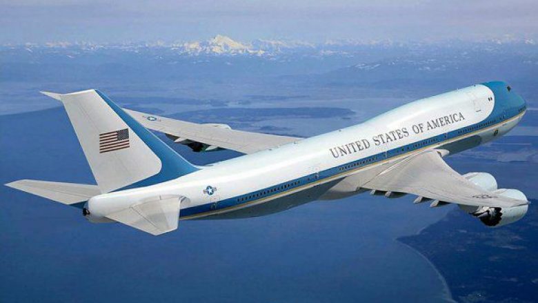 Pentagoni blen dy avionë presidencial Boeing 747-8