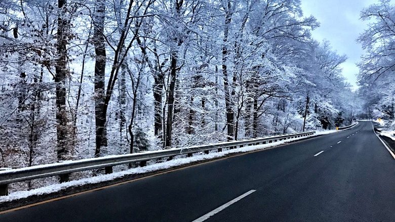 Reshje të borës me intensitet të ndryshueshëm në Mavrovë dhe Pletvar