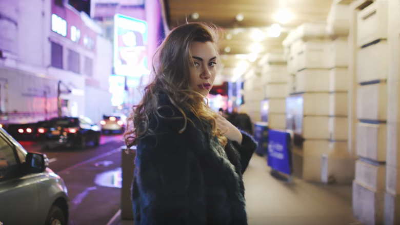 Yjet e estradës në përkrahje të projektit të ri të Diona Fonës: Është këngë fantastike (Video)