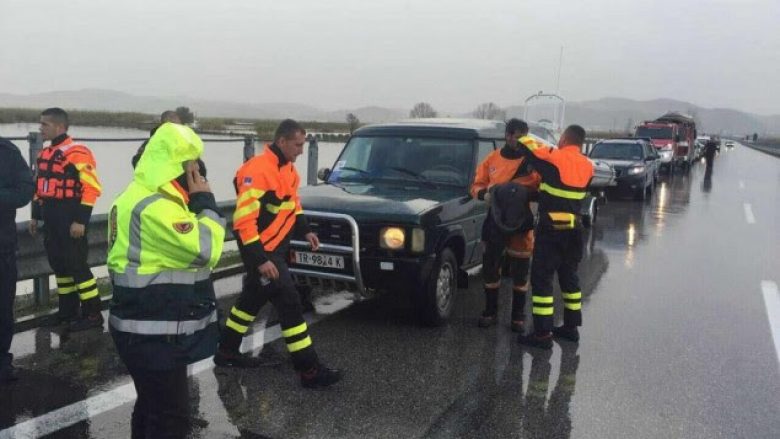 Ekipet nga Kosova nisin operacionet e shpëtimit në Shqipëri (Video)
