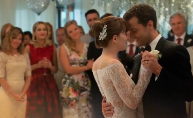 Publikohen detaje të tjera të filmit “Fifty Shades”, martohen Christian dhe Anastasia (Video)