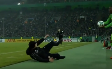 Simulimi i vitit vjen nga Gjermania, trajneri i Leverkusenit shkakton kacafytje në fushë (Video)