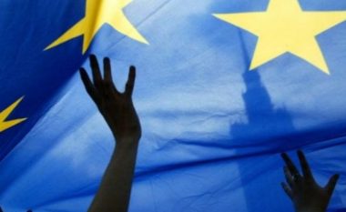 Ballkanit Perëndimor i premtohet anëtarësimi në BE