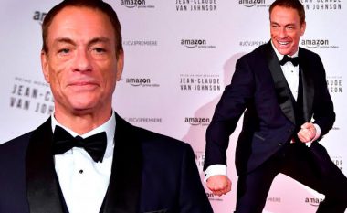 Ai nuk ka moshë! Jean-Claude Van Damme edhe pse 57 vjeç, tërheq vëmendjen me artet marciale në tapetin e kuq (Foto)