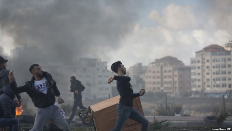 Ushtarët izraelitë kanë vrarë katër palestinezë në protestat për Jerusalemin