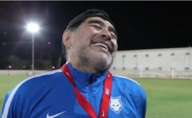 Reagimi fantastik i Maradonas për fjalët e Ronaldos se është më i miri në histori: Thuaj të mos ma çajë kokën (Video)