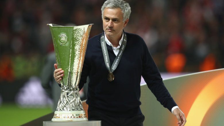 Neville: Mourinho garanton sukses për Man Unitedin