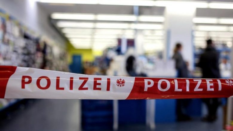 Kosovari plagos gruan kroate në Austri dhe “strehohet” për tre ditë në objektet mësimore
