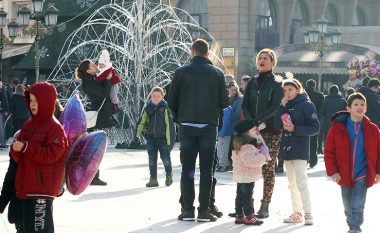 Maqedoni, shumica e qytetarëve Vitin e Ri e presin në shtëpi