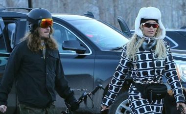 Rita Ora me të dashurin për skijim (Foto)