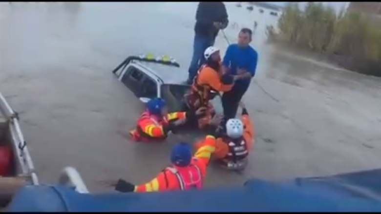 Rama publikon videon e shpëtimit të tre qytetarëve që ishin në rrezik të mbyten (Video)
