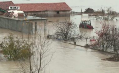 Përmbytet Shqipëria, rreziku më i madh në jug, ushtria evakuon banorët