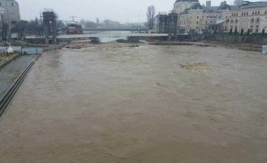 Pritet rritje e prurjeve të lumenjve në Maqedoni, nuk përjashtohen edhe përmbytjet