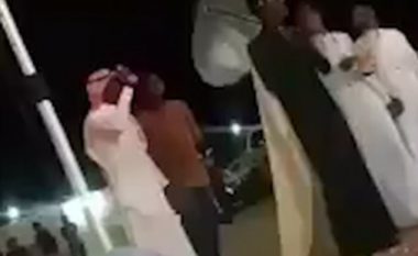Policia saudite arreston pjesëmarrësit e një martese homoseksuale në qytetin e shenjtë të Mekës (Video)