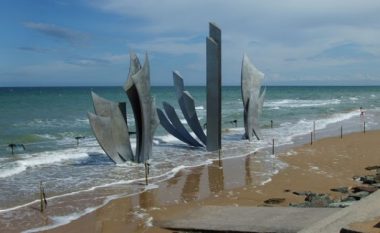 Plazhet e zbarkimit në Normandi kandidatë për në UNESCO